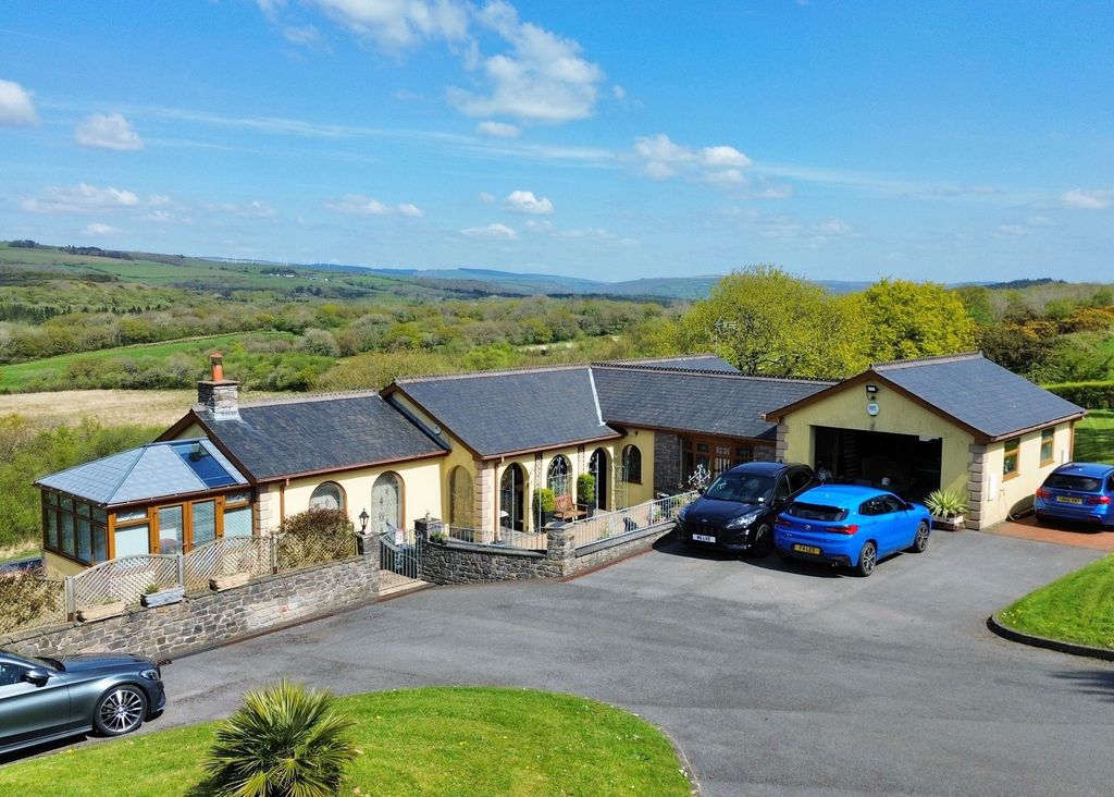 Property photo 3 of 33