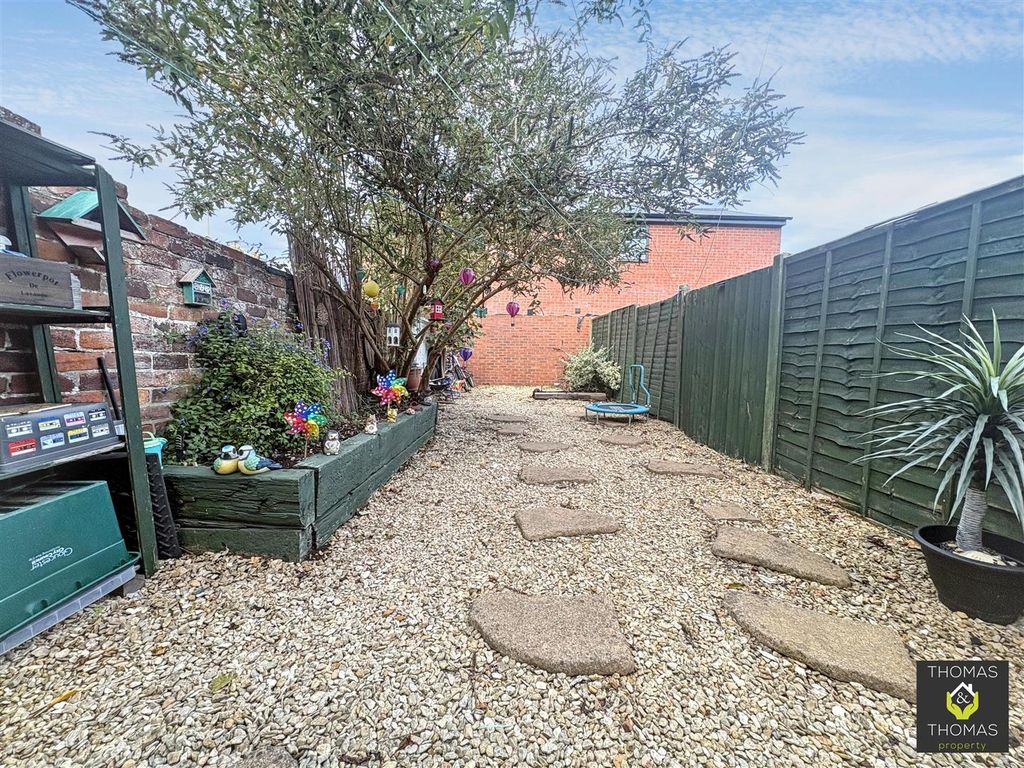 Property photo 3 of 8