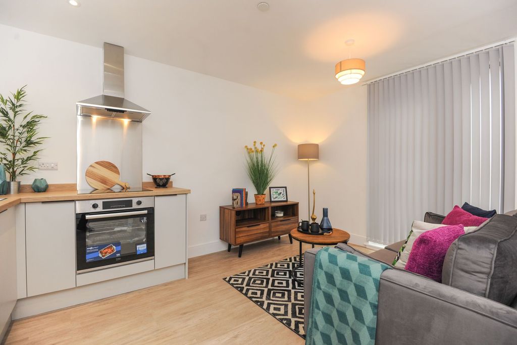 Property photo 3 of 11