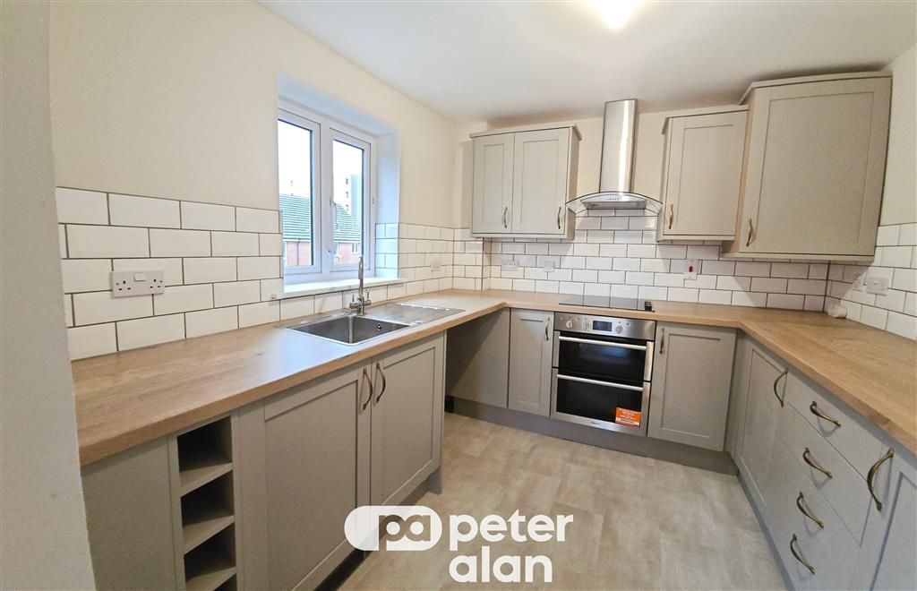 Property photo 3 of 11 Balcony