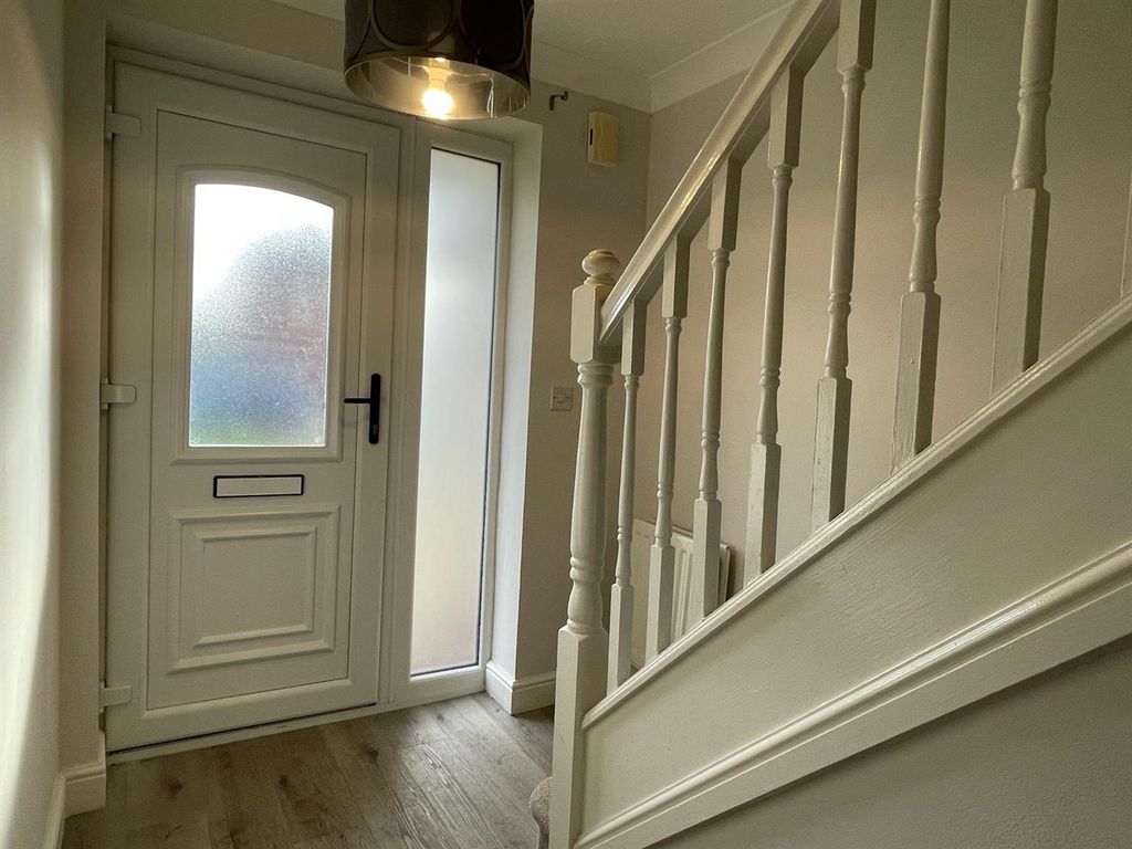 Property photo 2 of 17 1 Entrance Hall.Jpeg