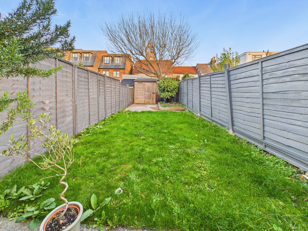 Property photo 3 of 16 Cam05201G0-Pr0129-Still015