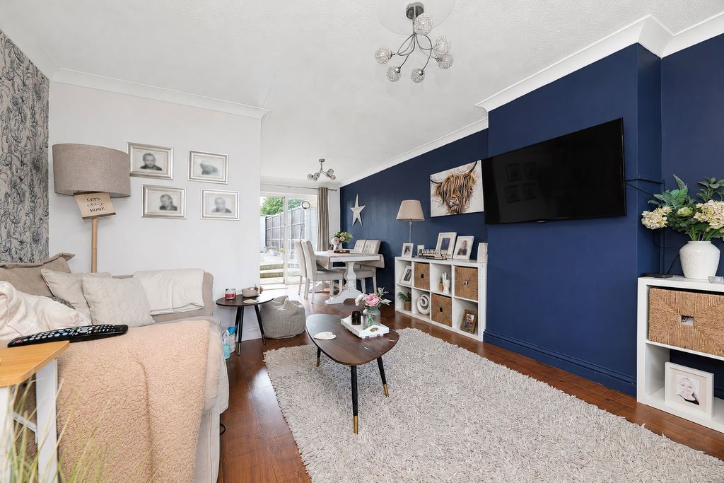 Property photo 2 of 11