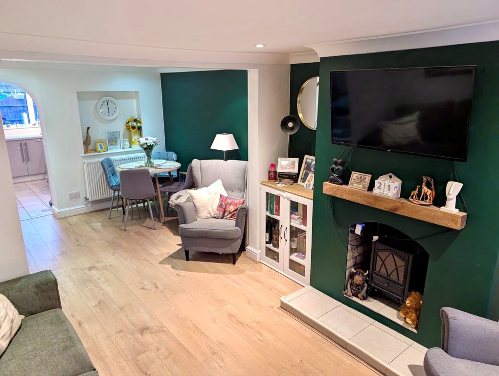 Property photo 2 of 18 Gallery