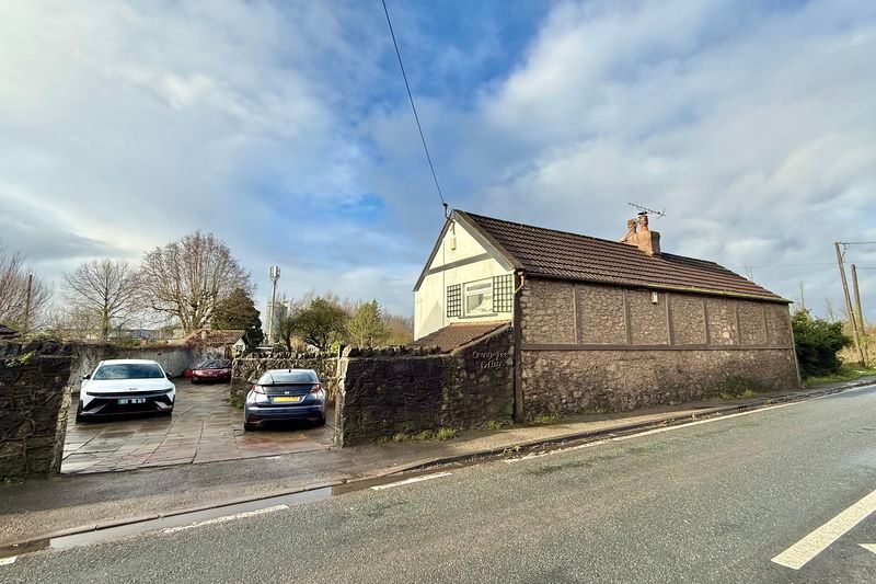 Property photo 3 of 35 Front/Approach