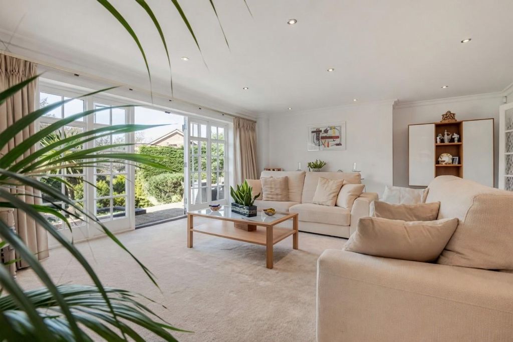 Property photo 2 of 17 10.Jpg