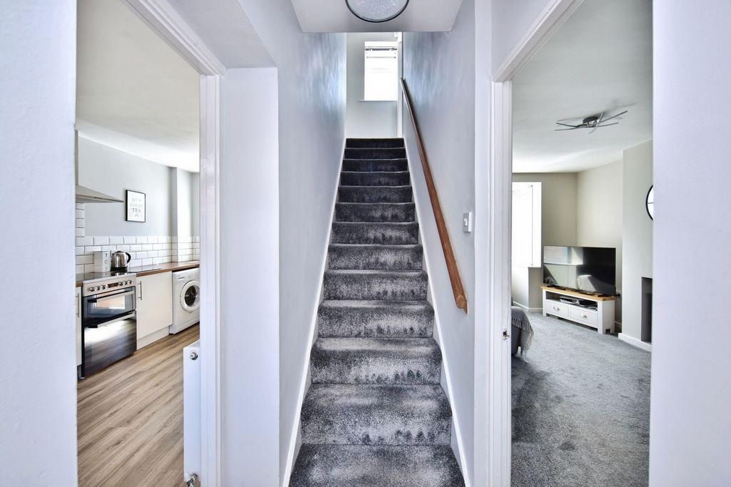 Property photo 2 of 12 Pbox-Img.Jpg