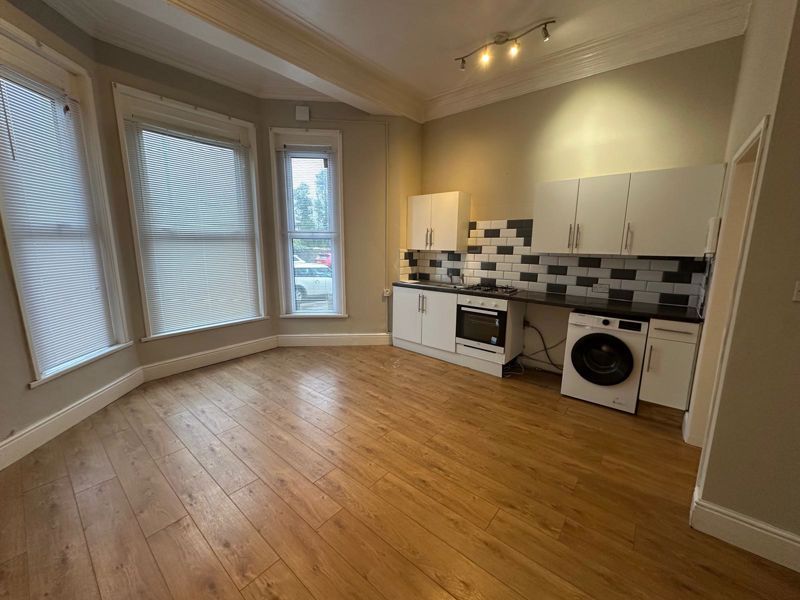 Property photo 3 of 6 Photo 7