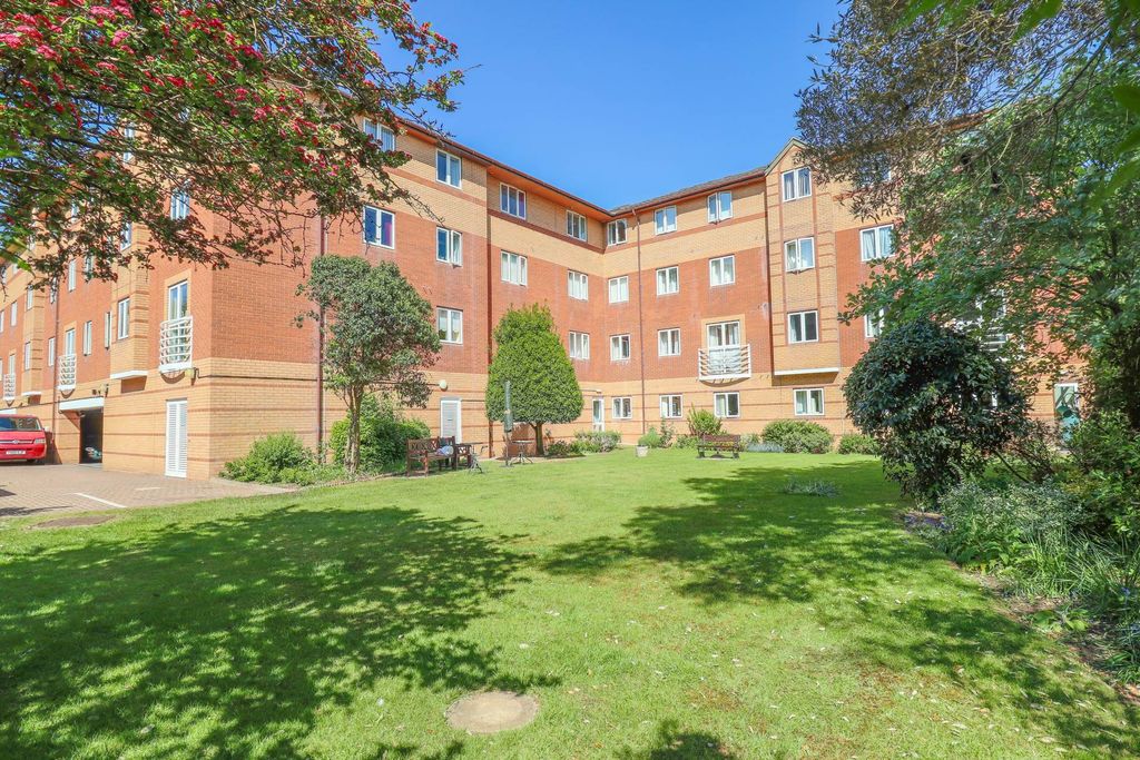 Property photo 1 of 11