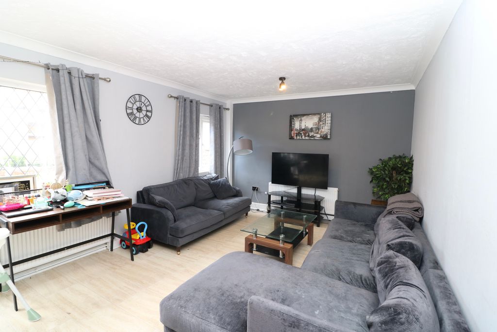 Property photo 2 of 15