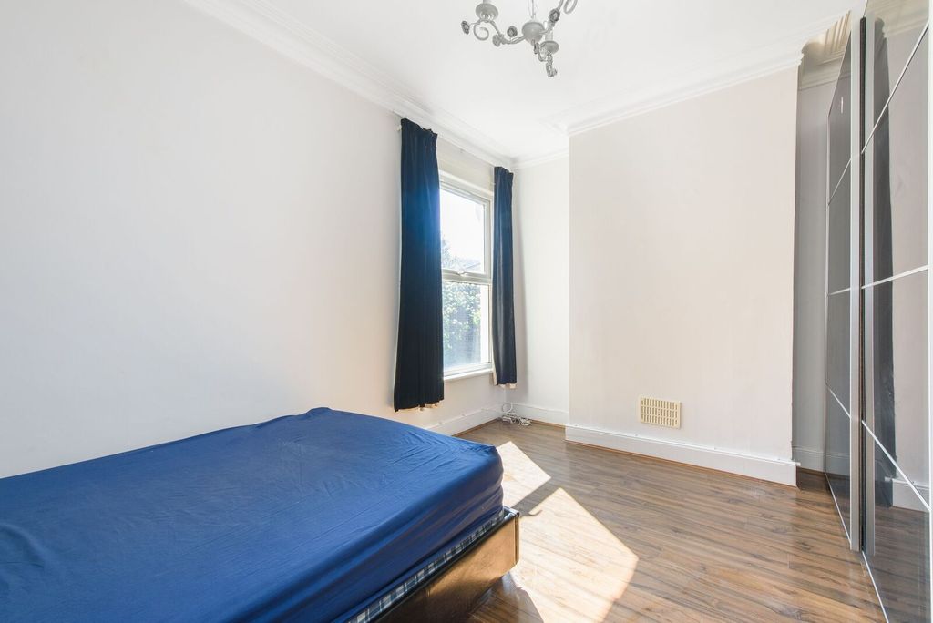 Property photo 1 of 5