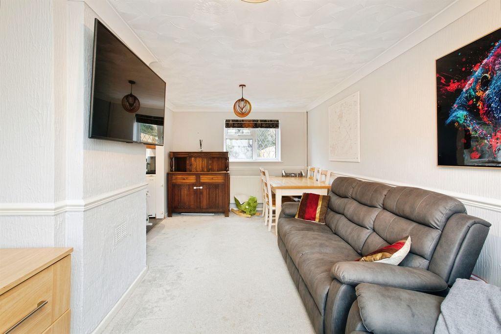 Property photo 3 of 21