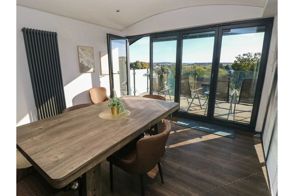 Additional image 6 of 3 bed flat for saleNarberth Road, Tenby SA70