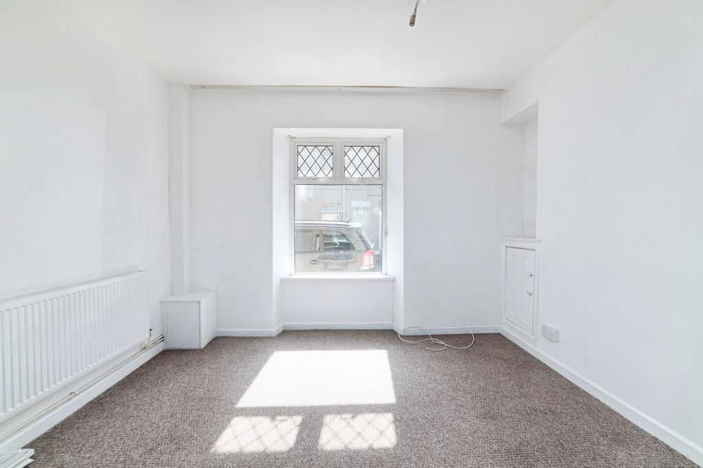 Property photo 2 of 19 Pbox-Img.Jpg