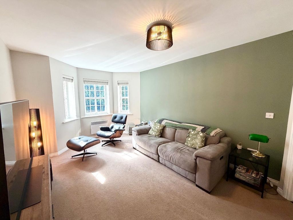 Property photo 3 of 10 Lounge