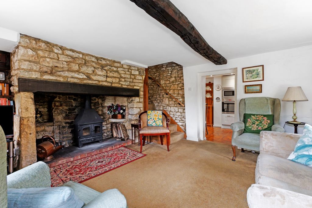 Property photo 2 of 18
