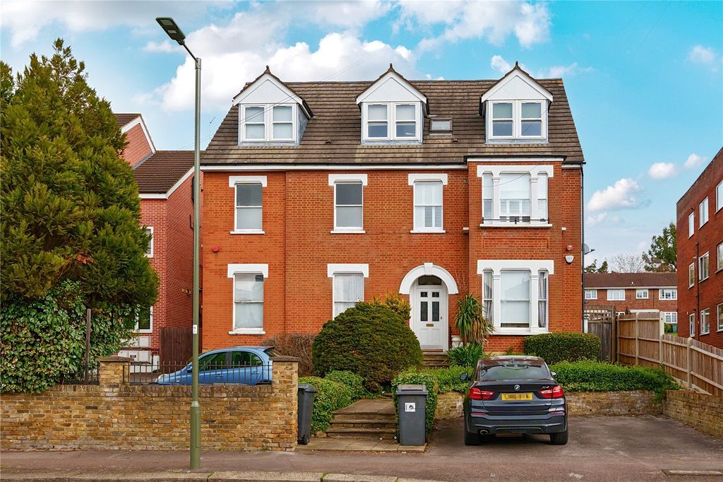 Property photo 2 of 33 Picture No. 15