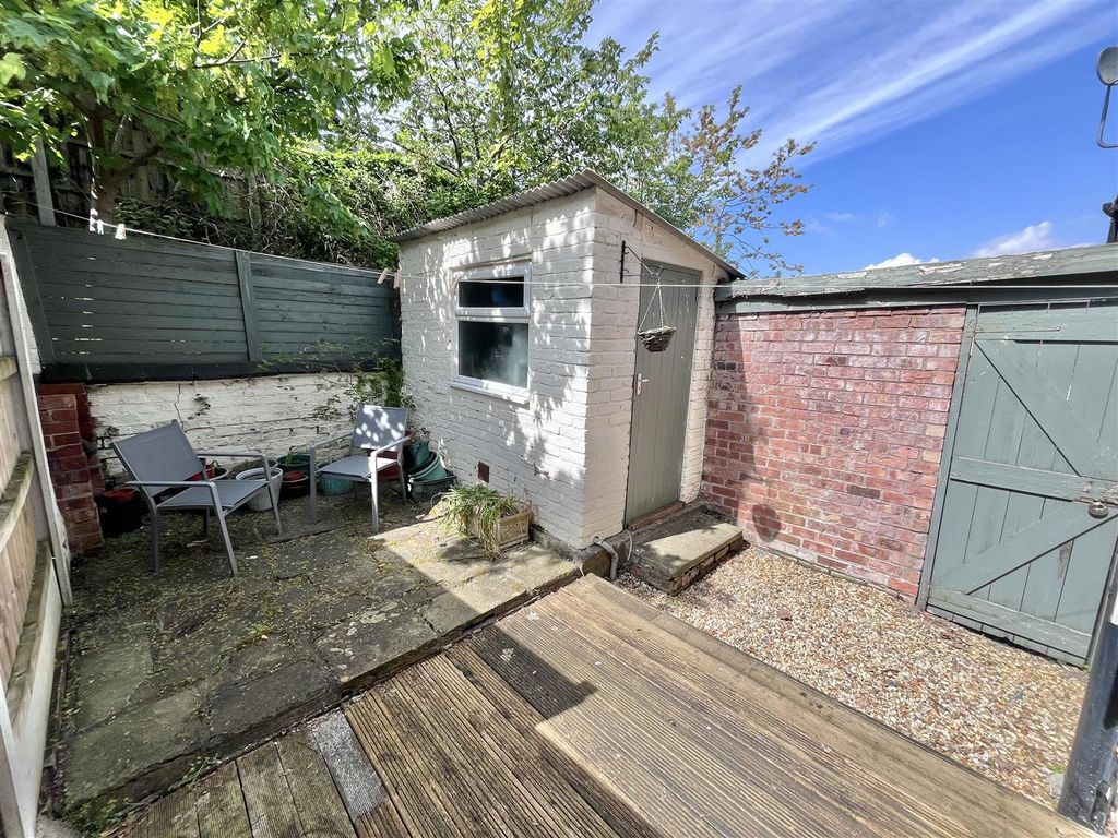 Property photo 3 of 8