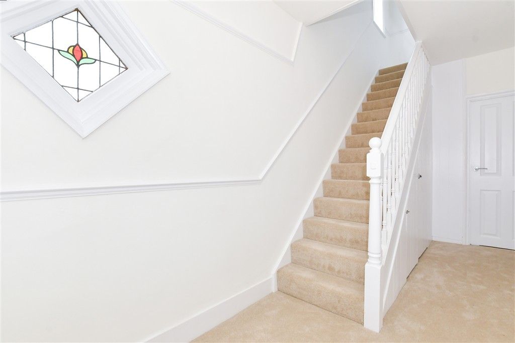 Property photo 2 of 12 Entrance Hall