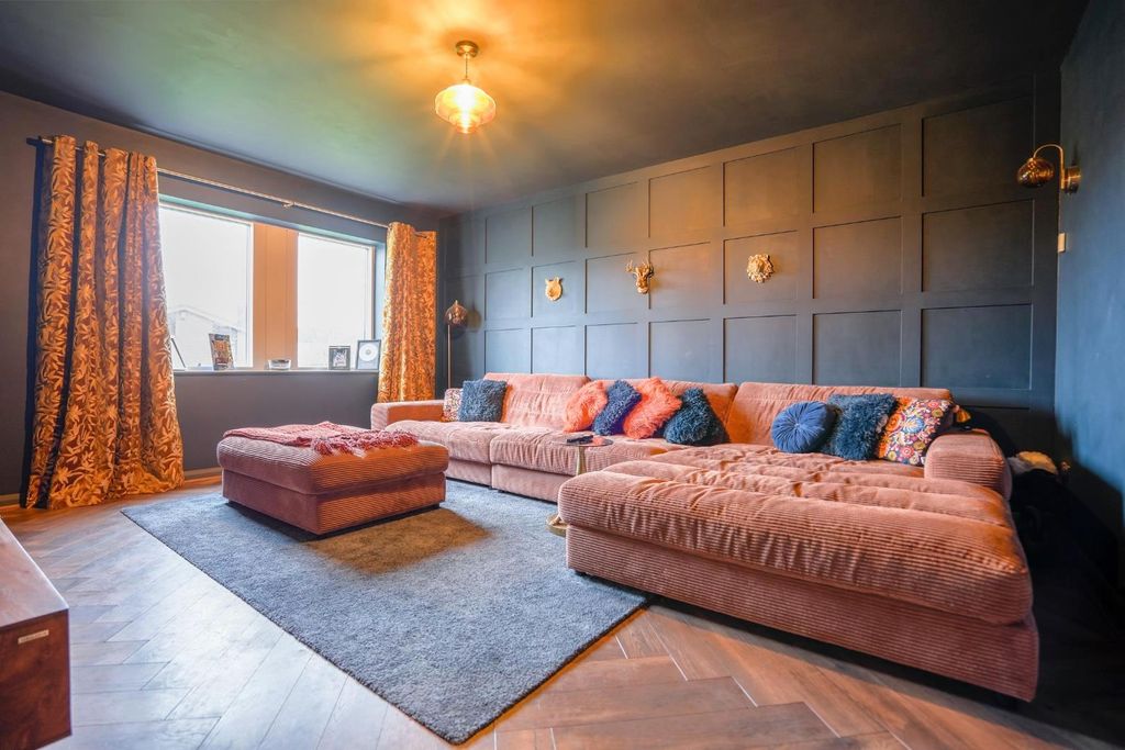 Property photo 3 of 9 Living Room