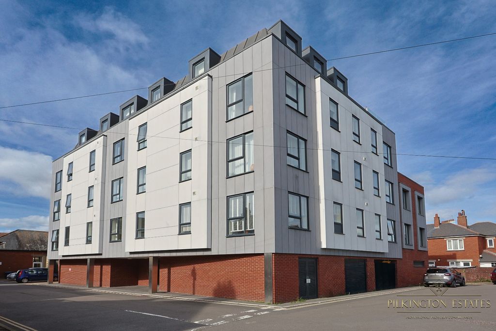 Property photo 1 of 12 4512940