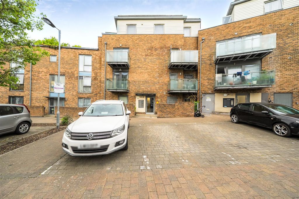 Additional image 19 of 2 bed flat for saleLily Close, Pinner HA5