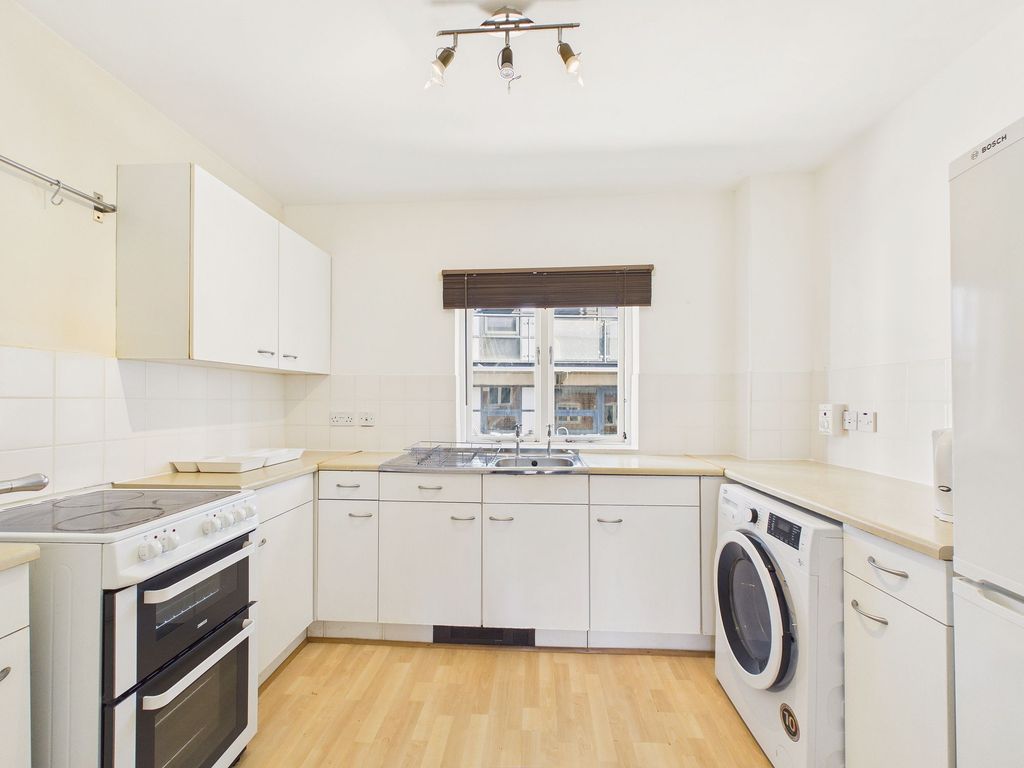 Property photo 3 of 10 Kitchen 2