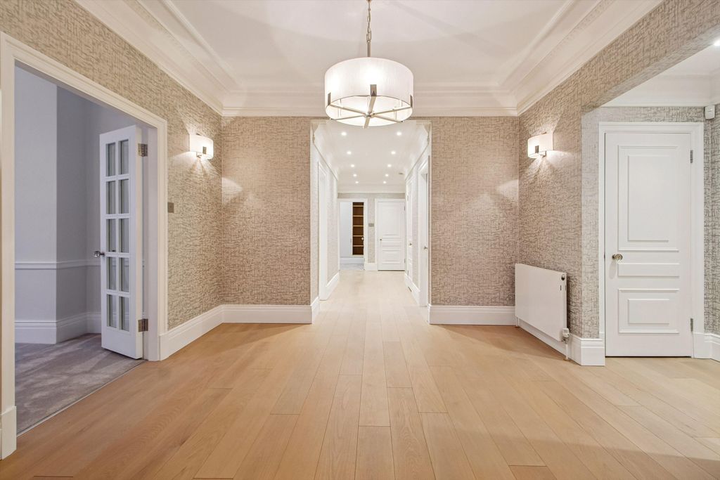 Property photo 3 of 23 Image