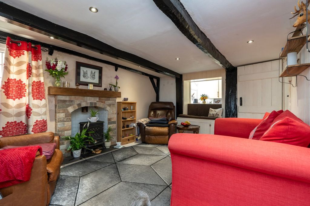 Property photo 2 of 12