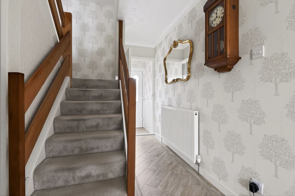 Property photo 2 of 25