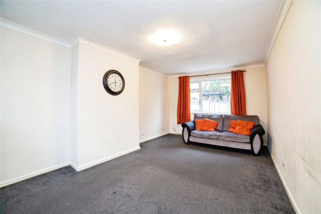Property photo 2 of 17 Picture No. 04