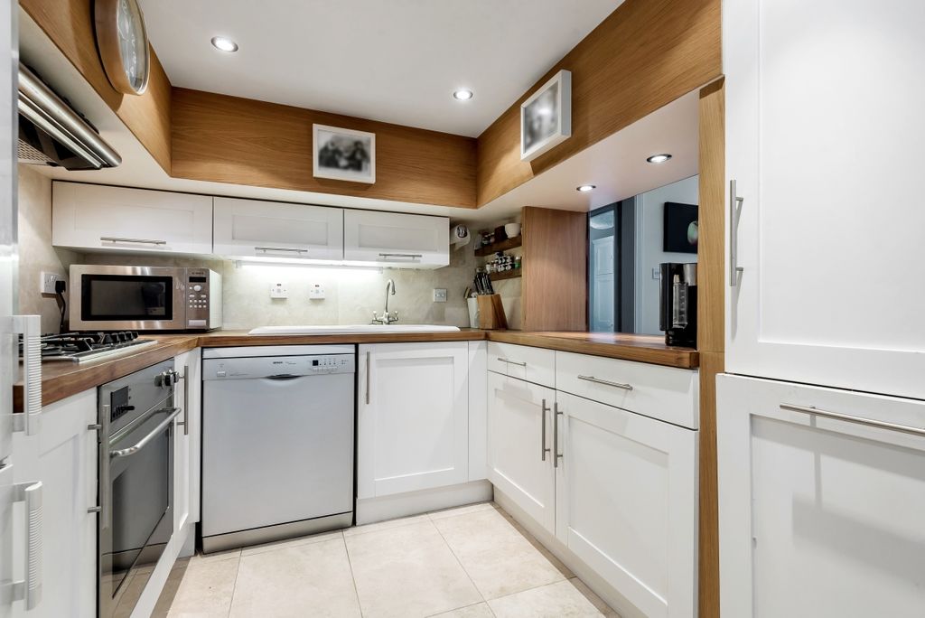 Property photo 3 of 7 371638 (4)