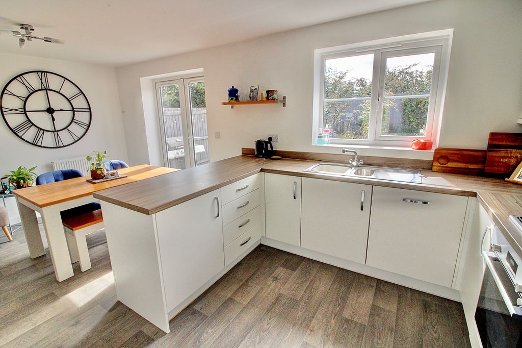 Property photo 2 of 22 2