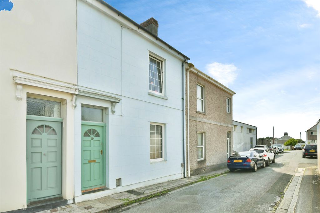 Property photo 1 of 17