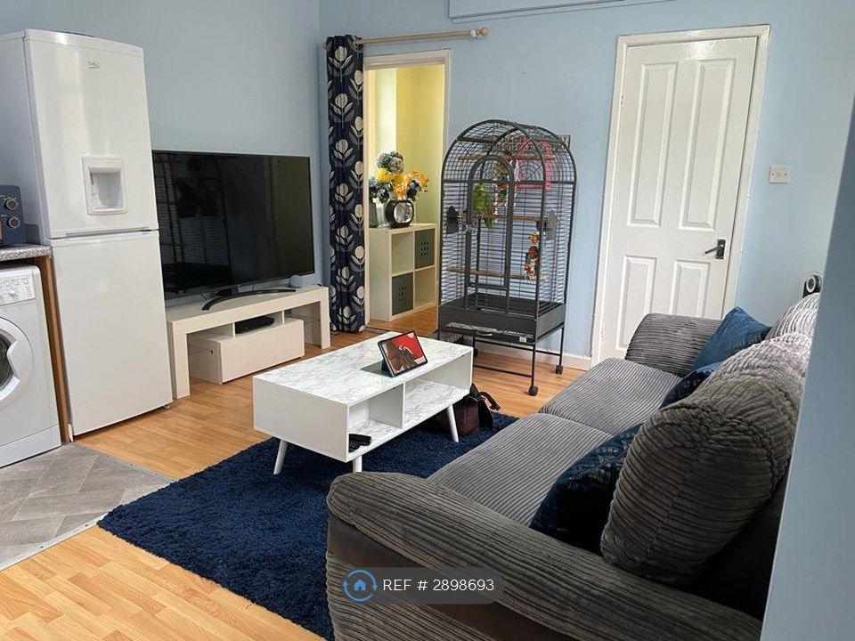Property photo 3 of 12