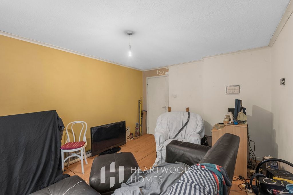 Property photo 3 of 8