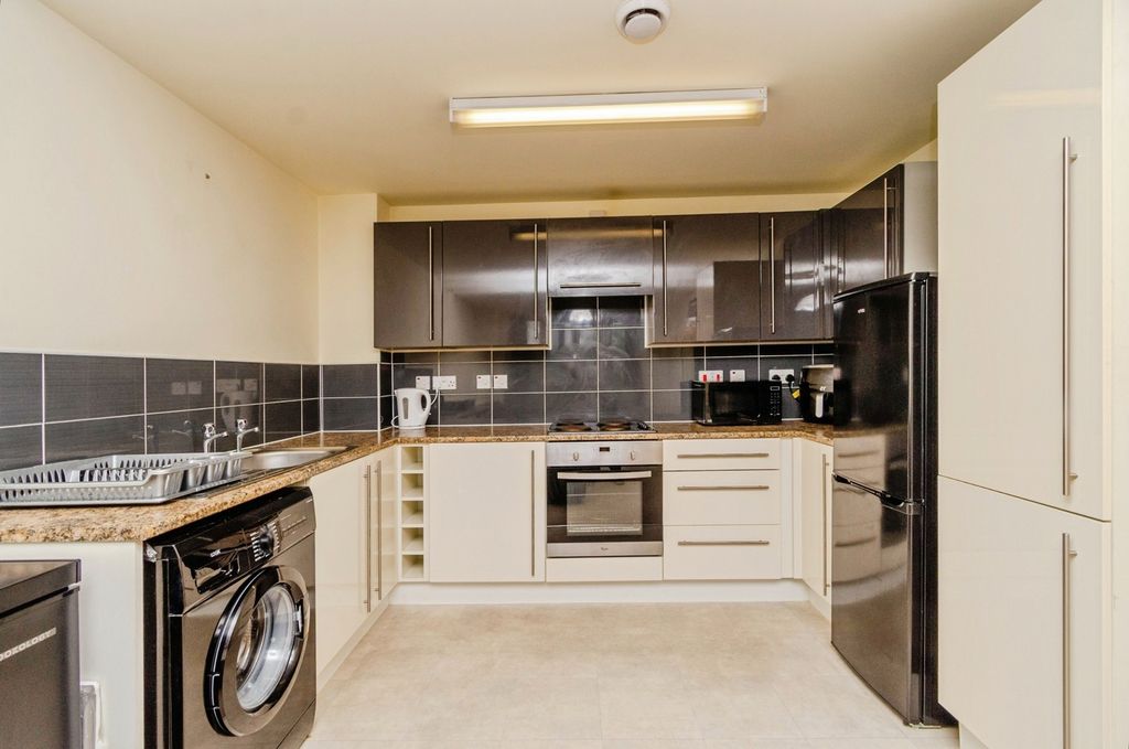 Property photo 3 of 17 Photo