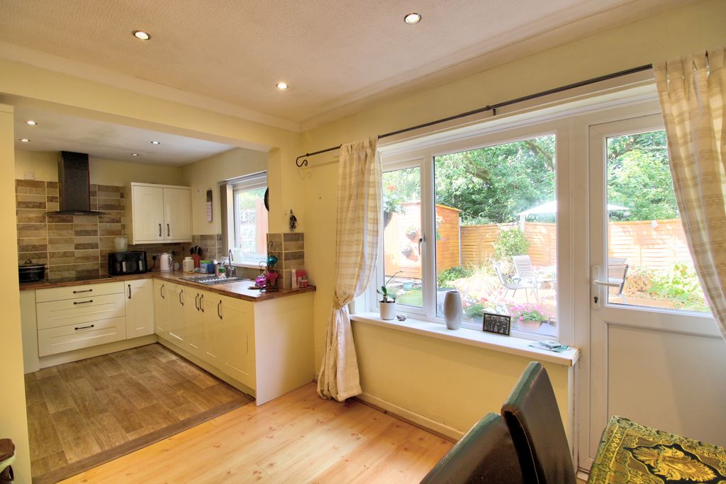 Property photo 2 of 17 Np10 8Ny