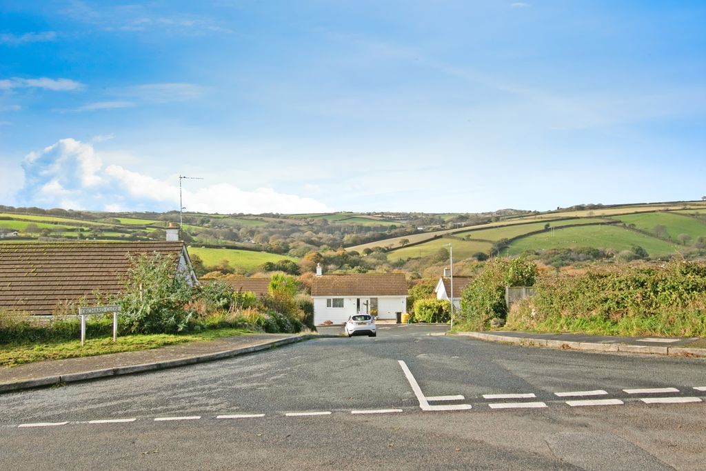 Property photo 2 of 17 Photo