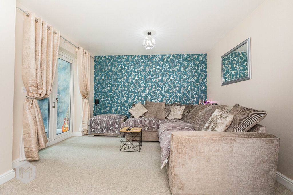 Property photo 3 of 21 Picture No. 09