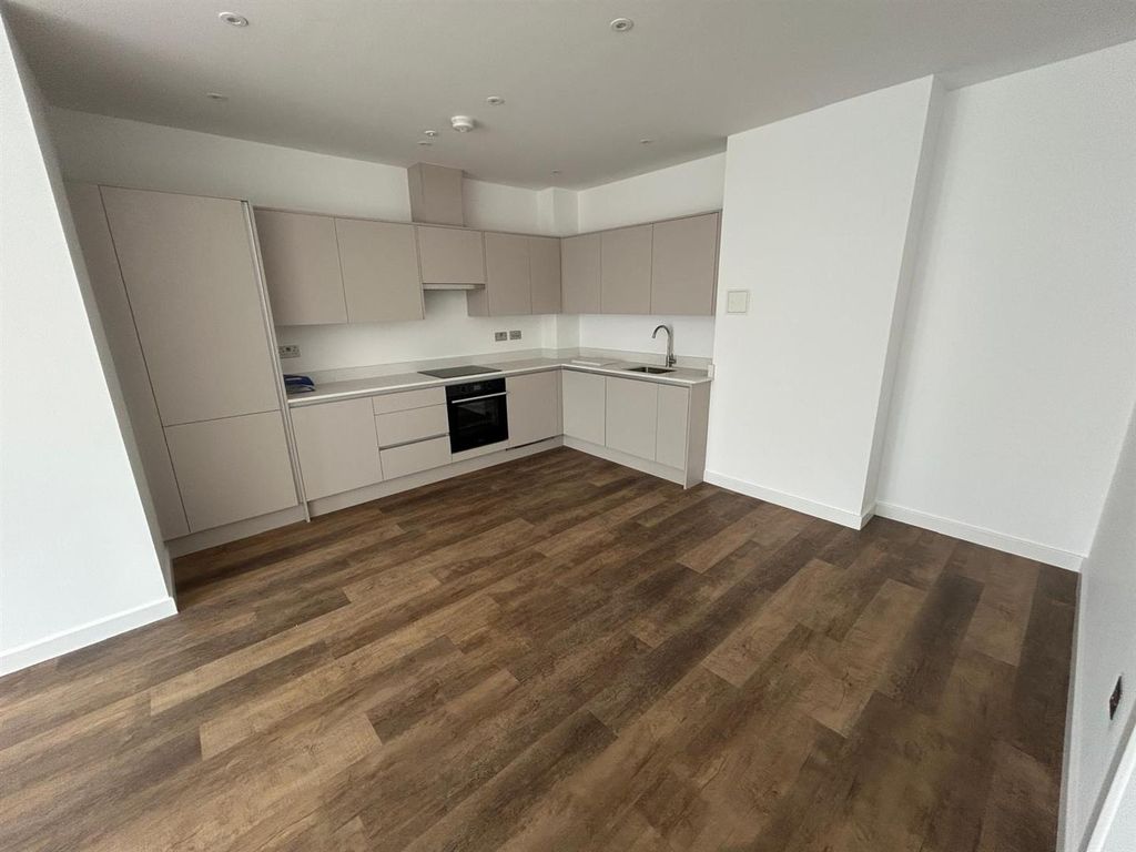 Property photo 3 of 7 Kitchen.Jpeg