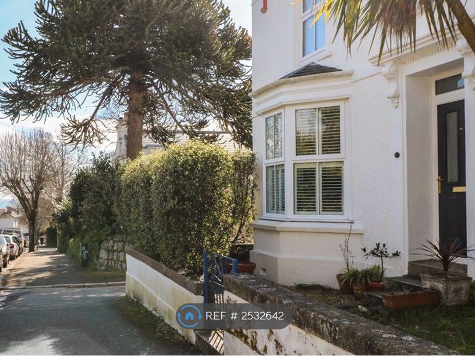 Property photo 2 of 24