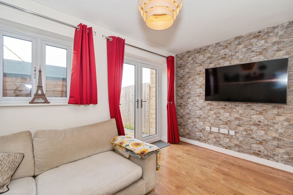 Property photo 3 of 12 Photo