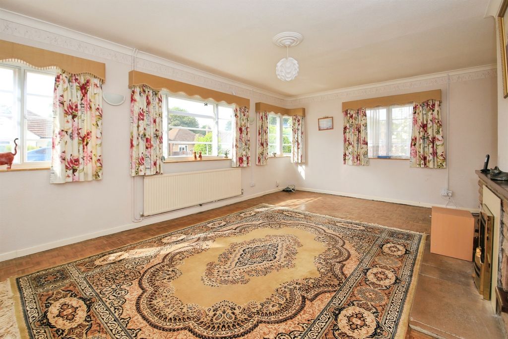 Property photo 2 of 13