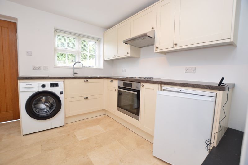 Property photo 3 of 10 Modern Kitchen Pic2