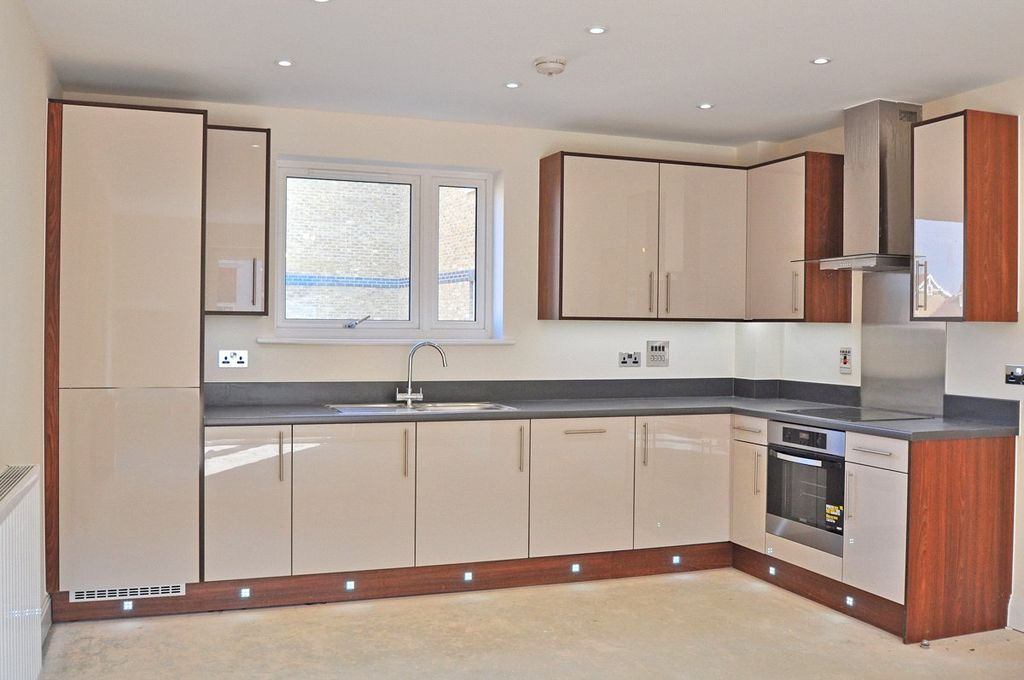 Property photo 2 of 6 Picture No. 02