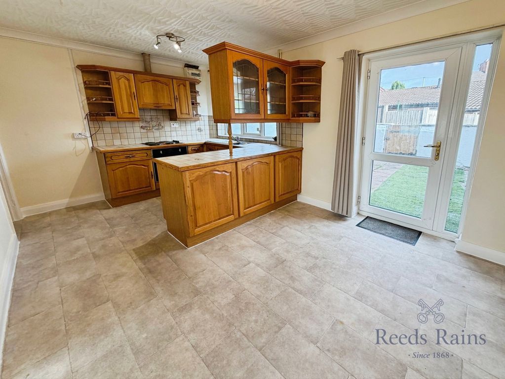 Property photo 3 of 8 Kitchen/Dining Room