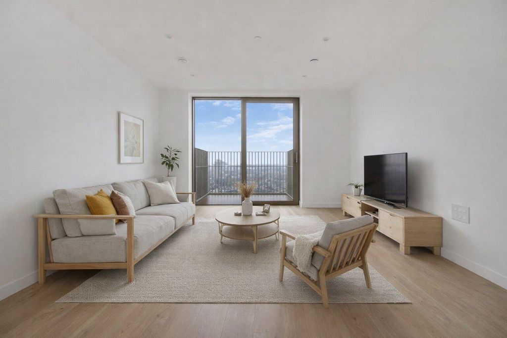 Property photo 2 of 11 Wayne & Silver