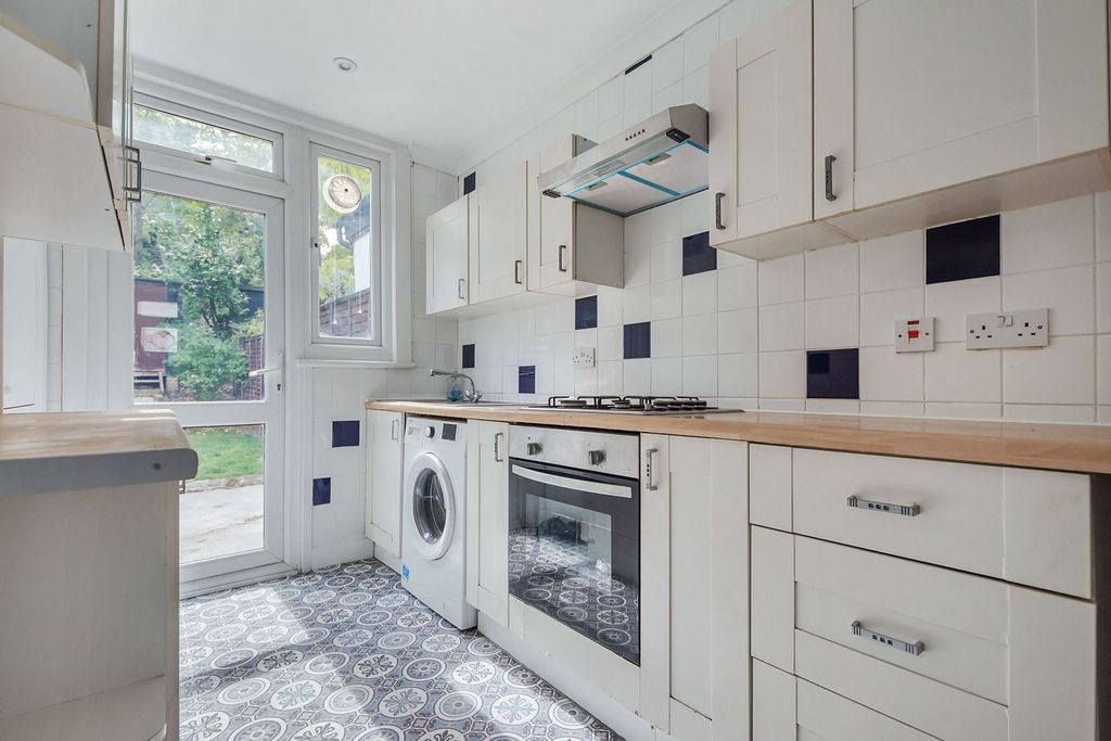 Property photo 3 of 14