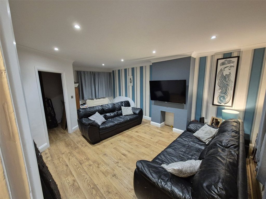 Property photo 2 of 25 Picture No. 26